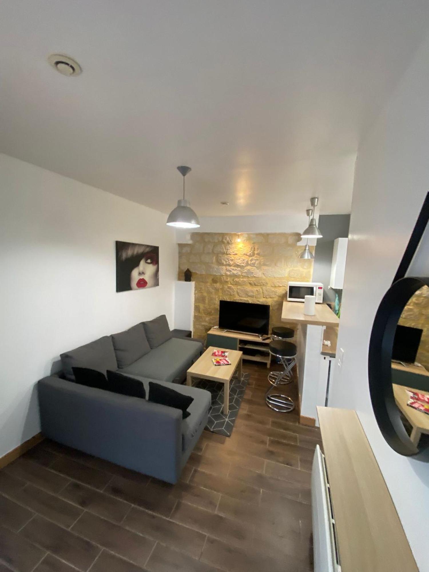 Agreable Appartement In Montmartre ปารีส ภายนอก รูปภาพ