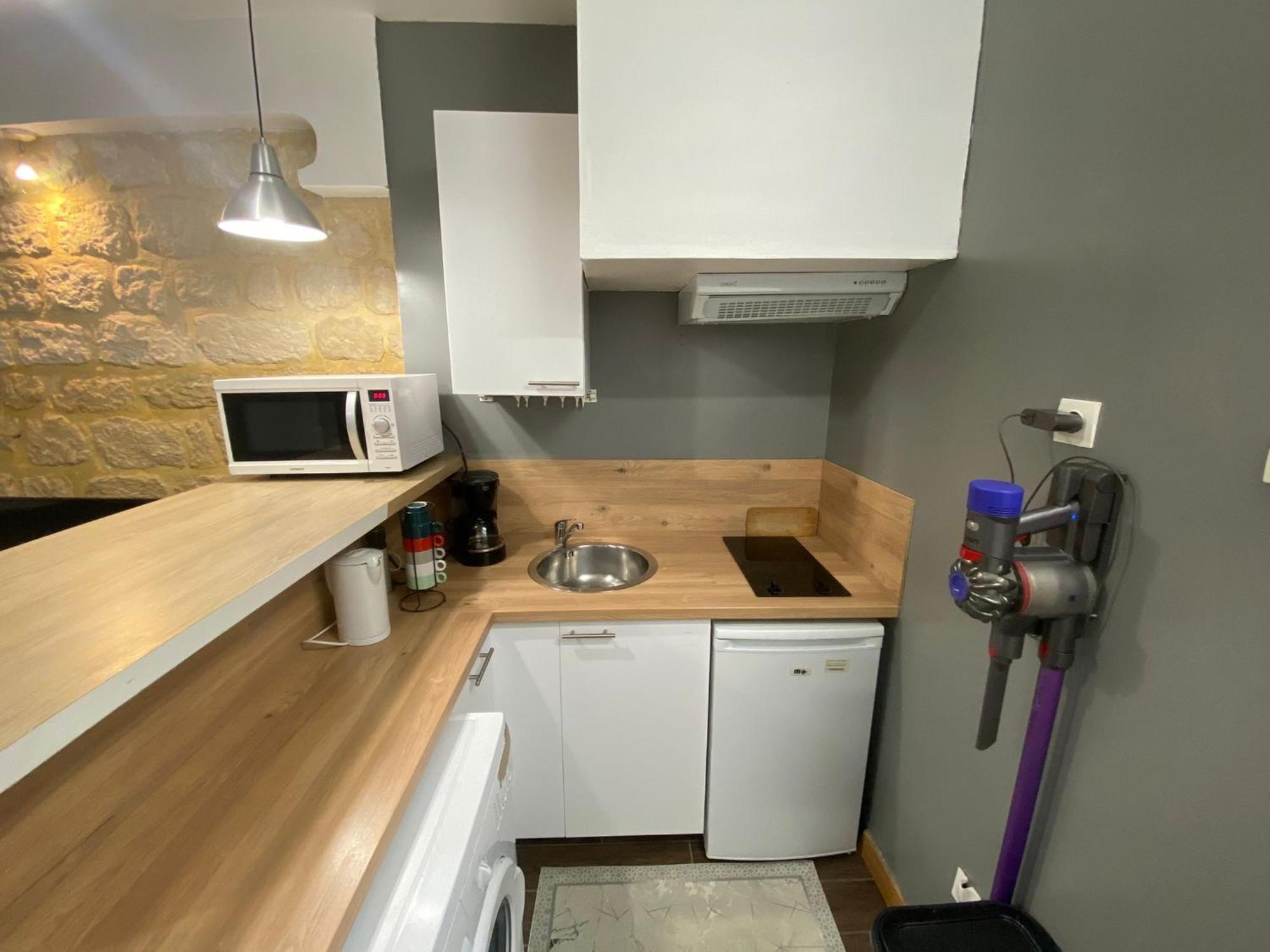 Agreable Appartement In Montmartre ปารีส ภายนอก รูปภาพ