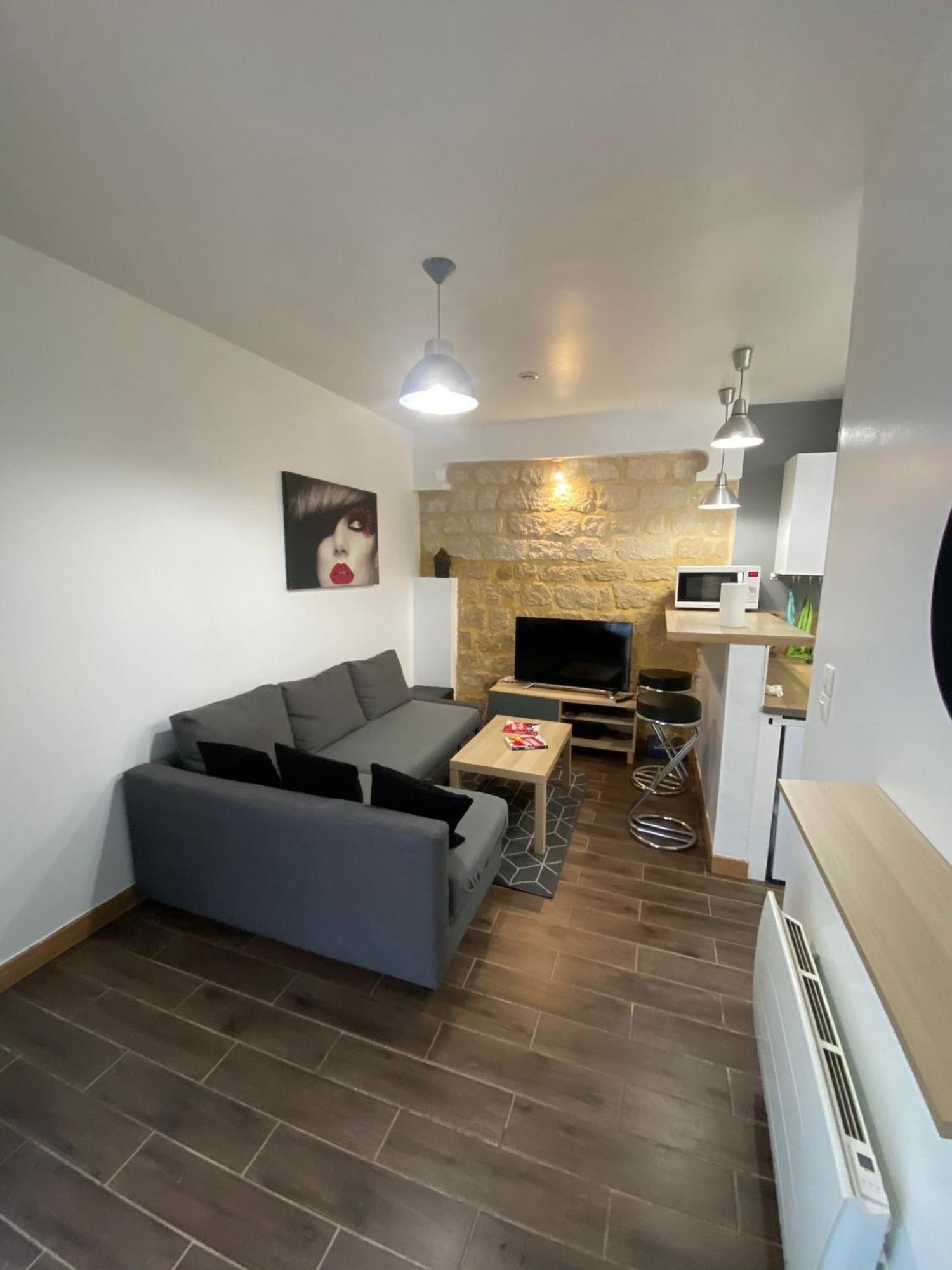 Agreable Appartement In Montmartre ปารีส ภายนอก รูปภาพ